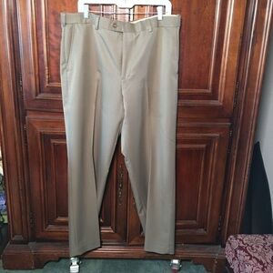 Croft & Barrow Mens 38x30 Tan Classic fit Slacks pants.